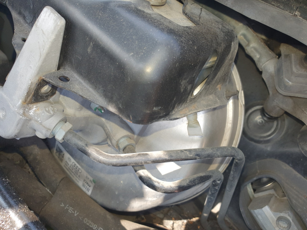 Servo doboš Glavni kocioni AUDI A6 4G 4G2612103G