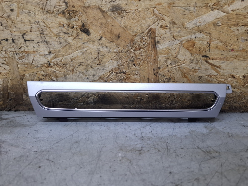 PLASTIKA LAJSNA RADIA AUDI Q7 4M 4M1853240