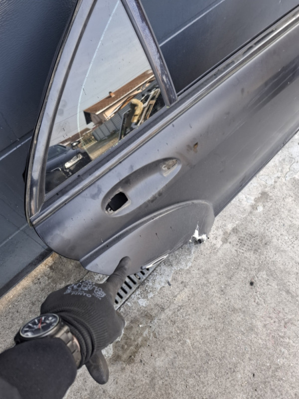 VRATA ZADNJA DESNA MERCEDES S W221 LONG
