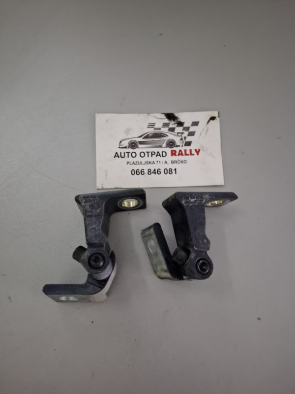 BAGLEMA SARKA SKARA VRATA PREDNJI VW PASSAT B8 8X0831403E