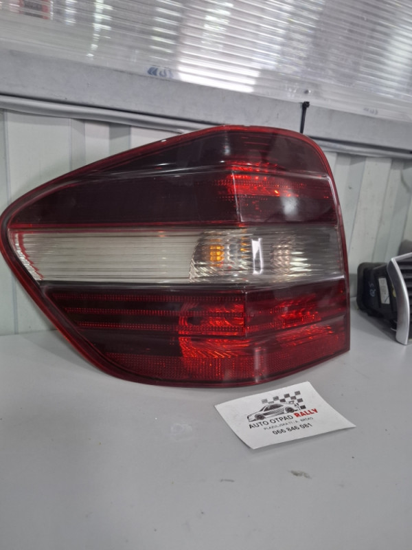 STOPKA STOP SVJETLO LIJEVO MERCEDES ML W164