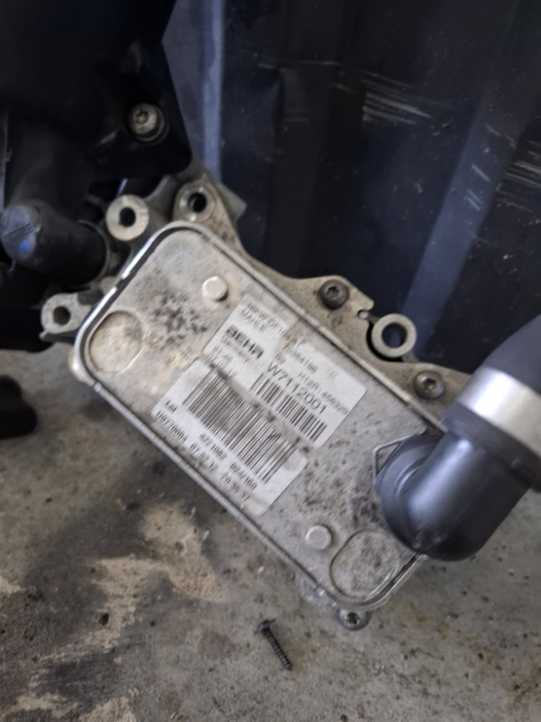 HLADNJAK ULJA KUCISTE FILTERA ULJA MERCEDES B W246 A176 651 CDI