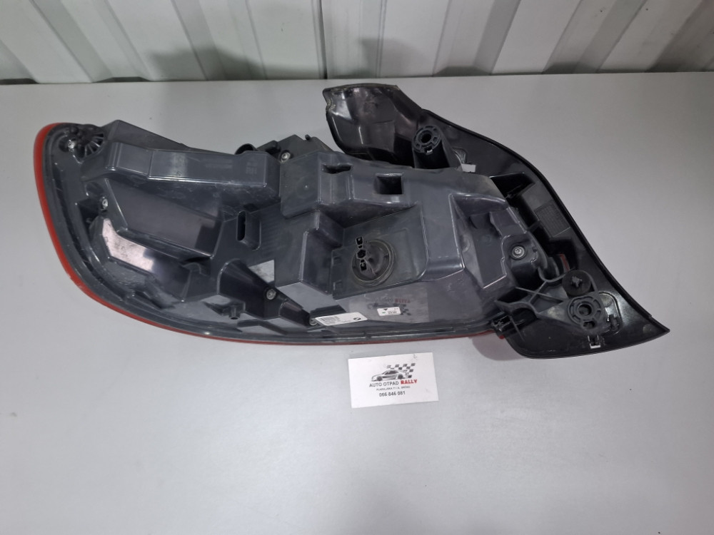STOPKA STOP SVJETLO DESNO BMW 1 F22 F23 F87 7420992 16-21