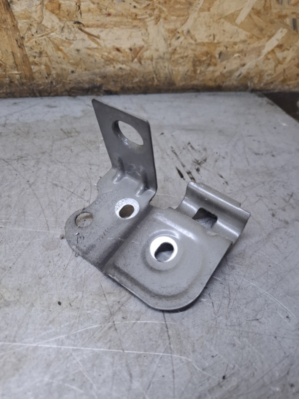 NOSAC BLATOBRANA DESNI AUDI Q7 4M 4M0821168A