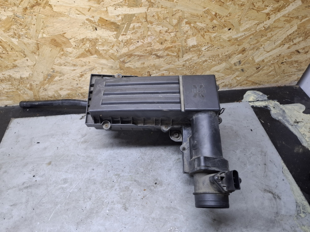 KUTIJA KUCISTE FILTERA ZRAKA SKODA SUPERB 1.9 TDI VW SEAT