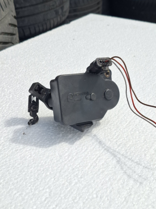 MOTORIC USISNE GRANE MERCEDES W164 W211 cls 642 a6421500394
