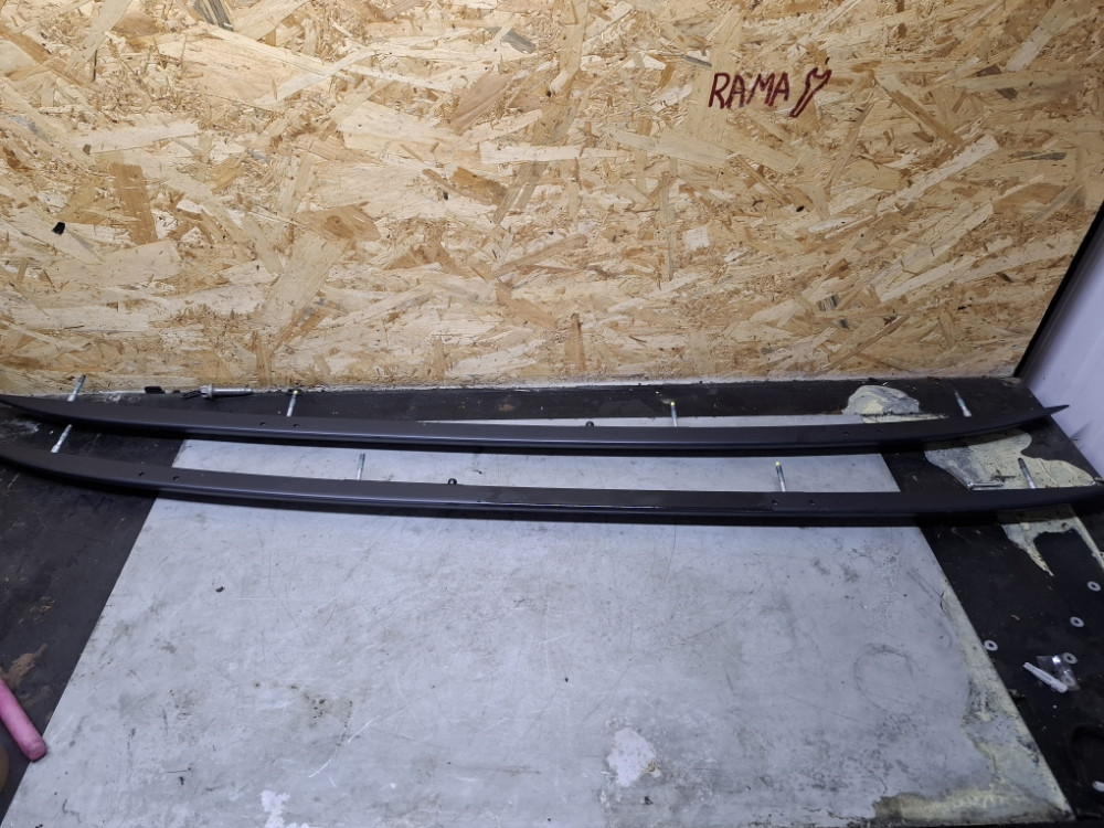 KROVNI NOSACI AUDI Q3 8U 8U0860021 8U0860022