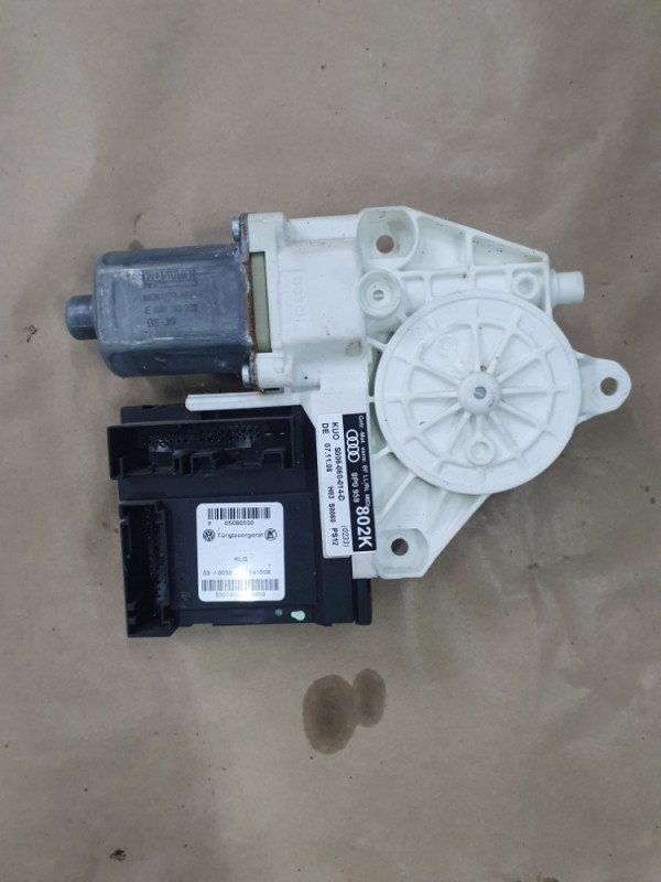 MOTOR MOTORIC PODIZACA STAKLA PR AUDI A3 8P0959802K
