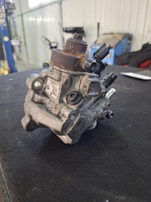 PUMPA GORIVA BMW N57 F01 F10 E70 E71 0445010617 7800123