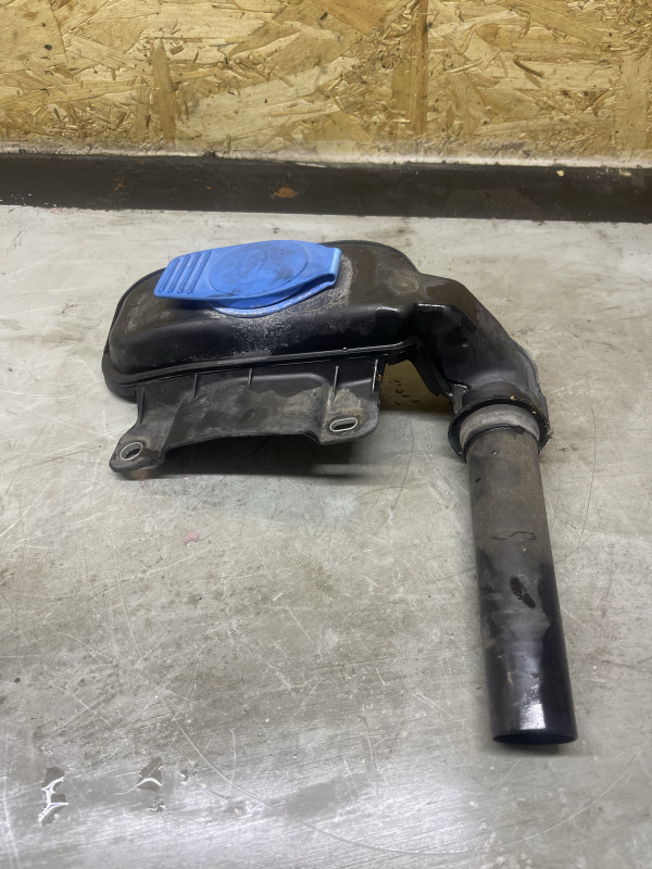 POKLOPAC POSUDE BRISACA AUDI Q5 8R0955452A