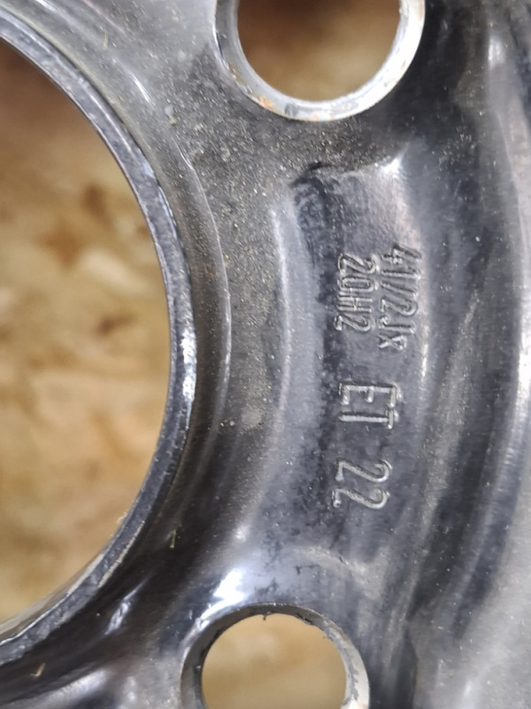 REZERVNI TOČAK AUDI A6 4G D4 A5 145 60 R20 4G0601027