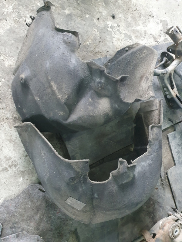 PVC UNUTRASNJI BLATOBRAN LIJEVI DESNI MERCEDES E W212