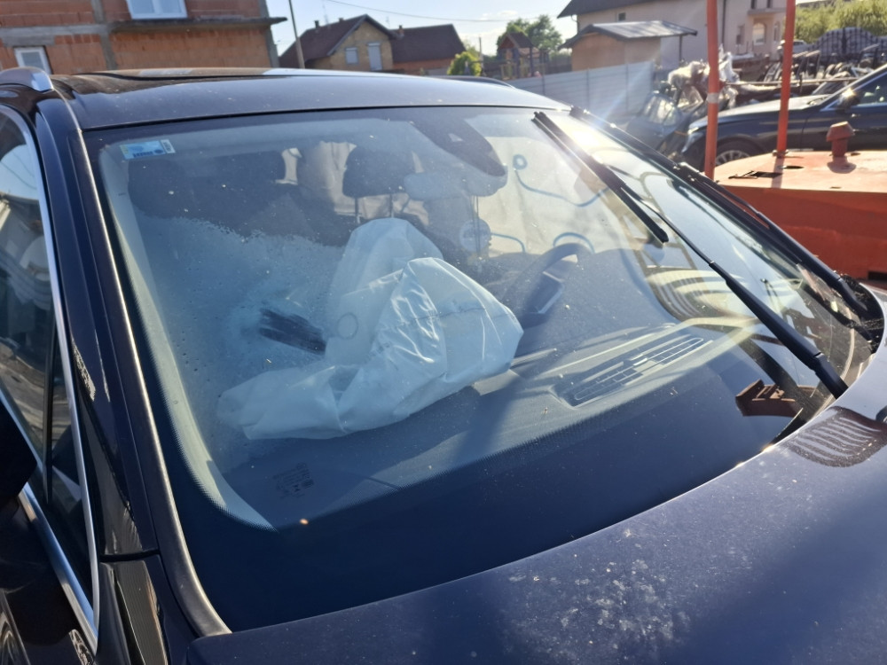 SOFER SAJBA AUDI Q7 4M BENSON