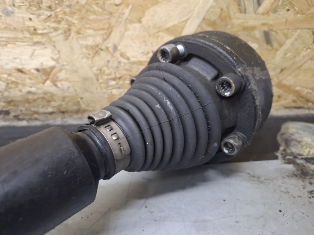 POLUOSOVINA PREDNJA DESNA SKODA OCTAVIA A7 GOLF VII 1K0407272QN