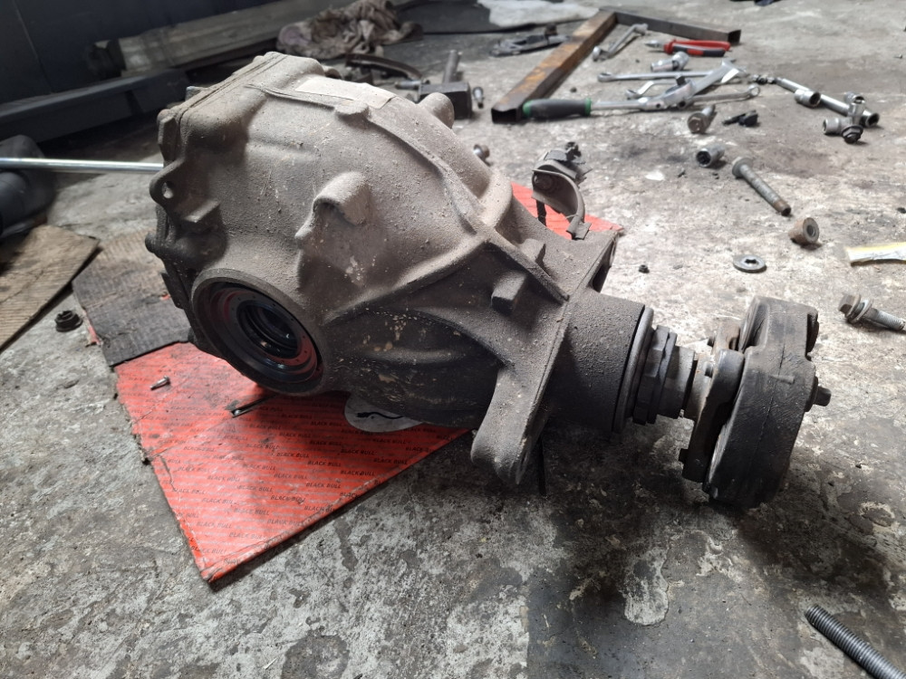 DIFERENCIJAL ZADNJI BMW 7 F01 F02 7577099 2.81 281