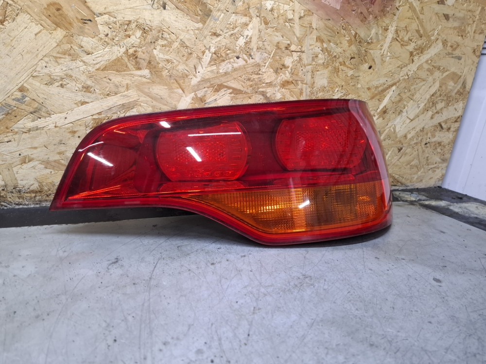 STOPKA STOP SVJETLO DESNO AUDI Q7 4L 4L0945094