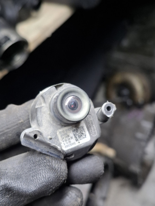 KAMERA U BRANIKU PREDNJI BMW F10 F11 F01 F07 F12 F13 F06 9240352