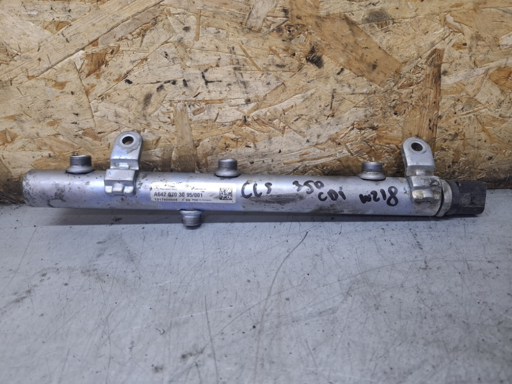 RAIL SIPKA RAMPA GORIVA MERCEDES CLS W212 350 CDI A6420703095