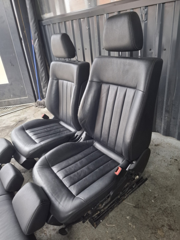 SIJEDISTA ENTERIJER MERCEDES E W212 LIMUZINA