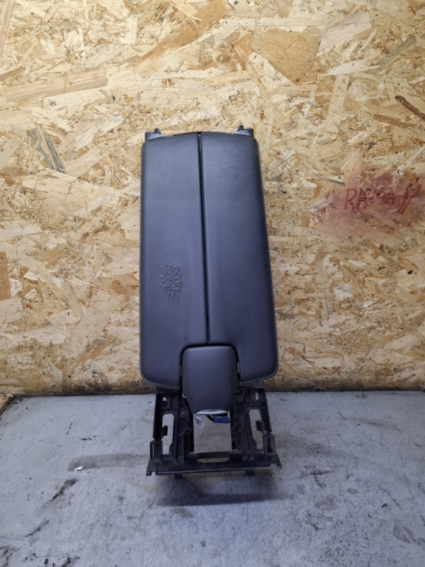 NASLONJAC ZA RUKU MERCEDES CLS W218 X218