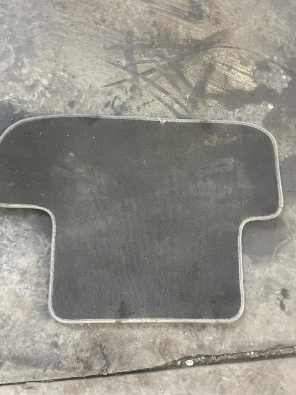 PATOSNICE PLATNENE AUDI A5 COUPE 8T ORIGINAL 8K2863631