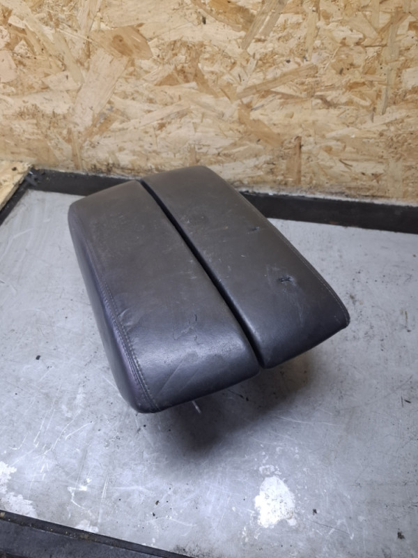 NASLONJAC ZA RUKU AUDI A8 D4 4H