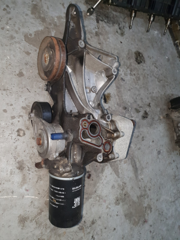Kućište filtera ulja hladnjak AUDI A4 A5 1.8 TFSI 06H903143E