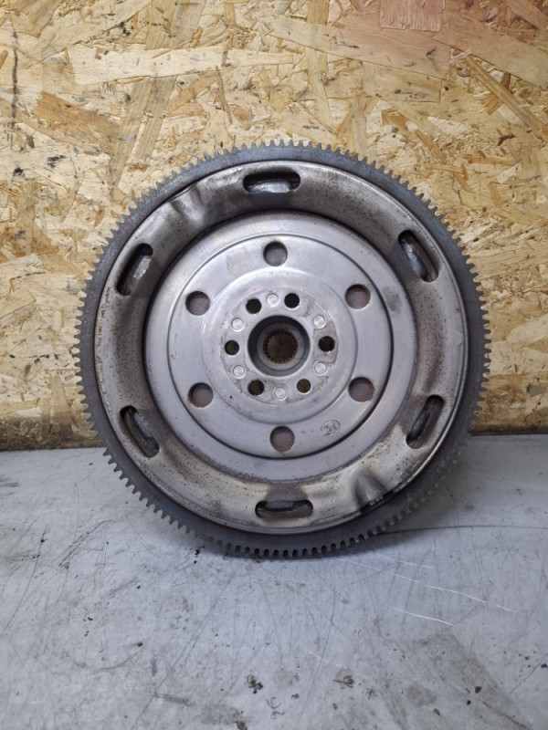 ZAMAJAC KVACILO AUDI A6 4F 2.0 TDI CVT MJENJAC