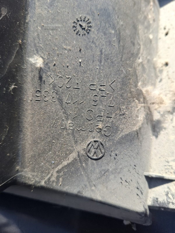 PLASTIKA USMJERIVAC ZRAKA INTERKULERA VW TOUAREG 7L