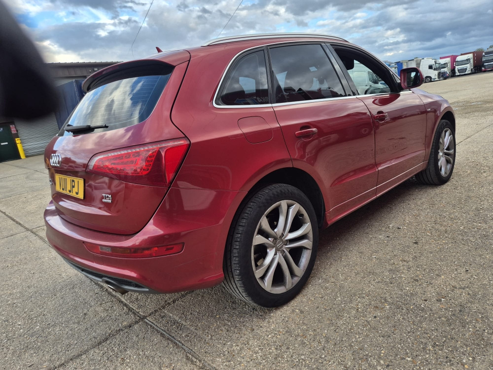 AUDI Q5 8R 3.0 TDI QUATTRO S LINE DELOVI DIJELOVI DJELOVI  LZ3F