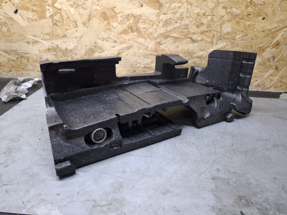 SPUZVA GEPEKA PRTLJAZNIKA SET OPREME AUDI Q5 8R 8R0012109A