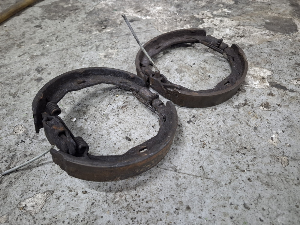 PAKNE RUCNE MERCEDES w212 COUPE C207 W204