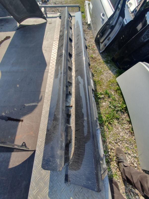 PRAG PLASTICNI LIJEVI DESNI BMW 5 F10 7237082 7237081