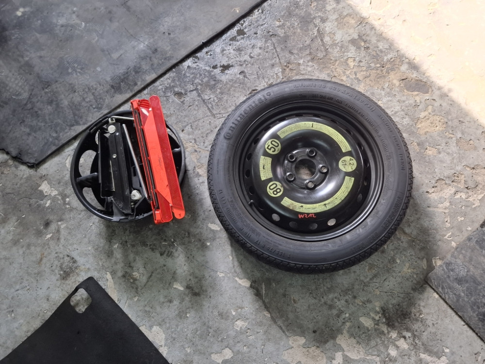 SET OPREME REZERVNI TOCAK OPREMA MERCEDES E W212