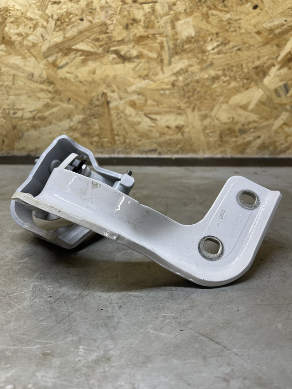 SARKA GEPEKA DESNA AUDI Q5 8R0827300a