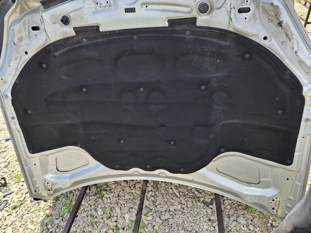 TEPIH ZASTITA HAUBE MERCEDES C W204
