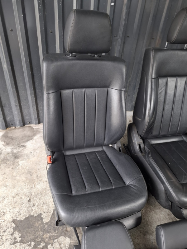 SIJEDISTA ENTERIJER MERCEDES E W212 LIMUZINA