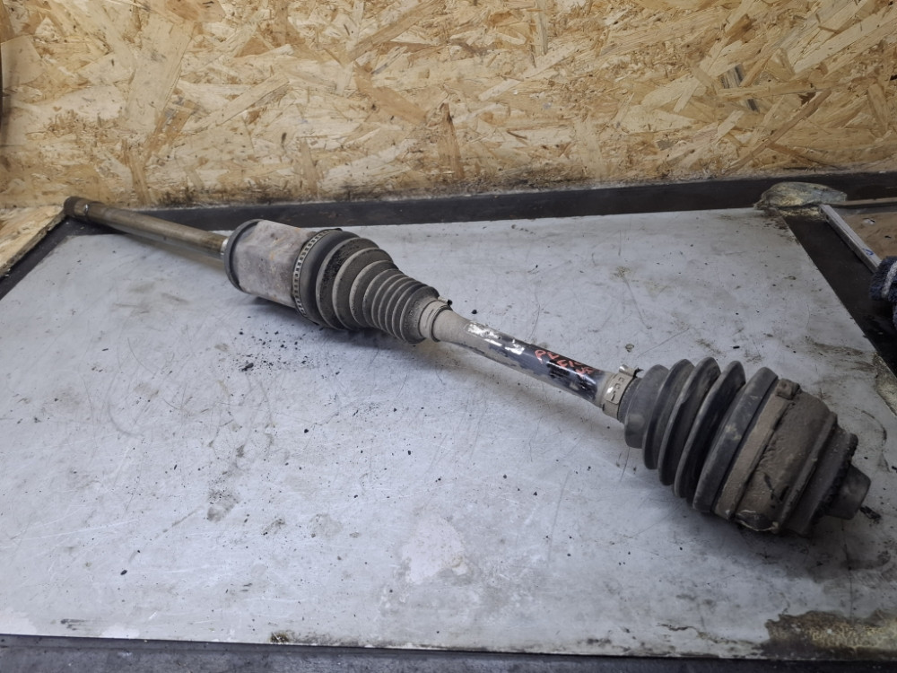 POLUOSOVINA PREDNJA DESNA BMW F10 F11 XD XDRIVE 7593044