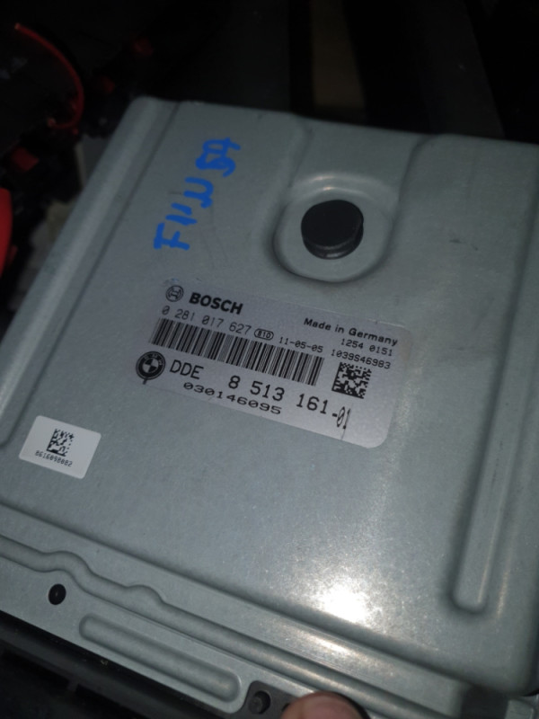 Računar motora ECU BMW 5 F10 0281017627 8513161