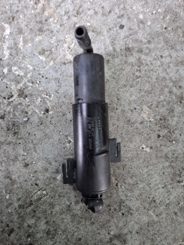 PRSKALICA BRIZGALJKA FARA AUDI A5 LIJEVA 8K0955101A