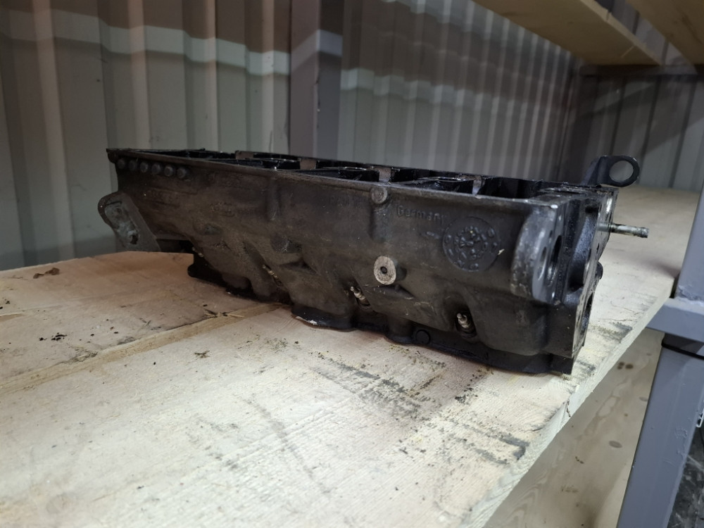 GLAVA MOTORA AUDI A4 B7 2.0 TDI 8V 038103373R