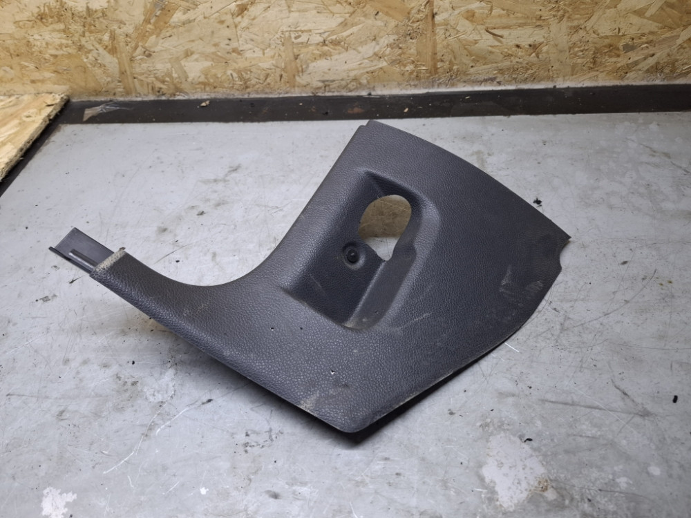 PLASTIKA OTVARANJA HAUBE VW GOLF VI 6 1K1863483