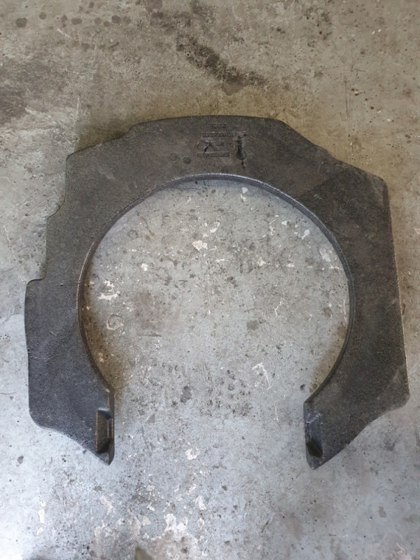 SPUZVA OPREMA GEPEKA AUDI A8 D4 4H0864501