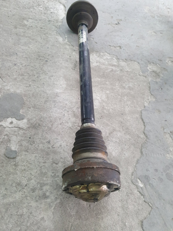 Poluosovina Zadnja VW PHAETON 4E0501203B