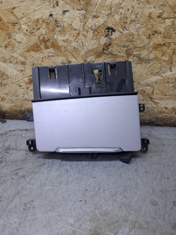 PEPELJARA PRETINAC AUDI Q7 4M 4M1863273 A