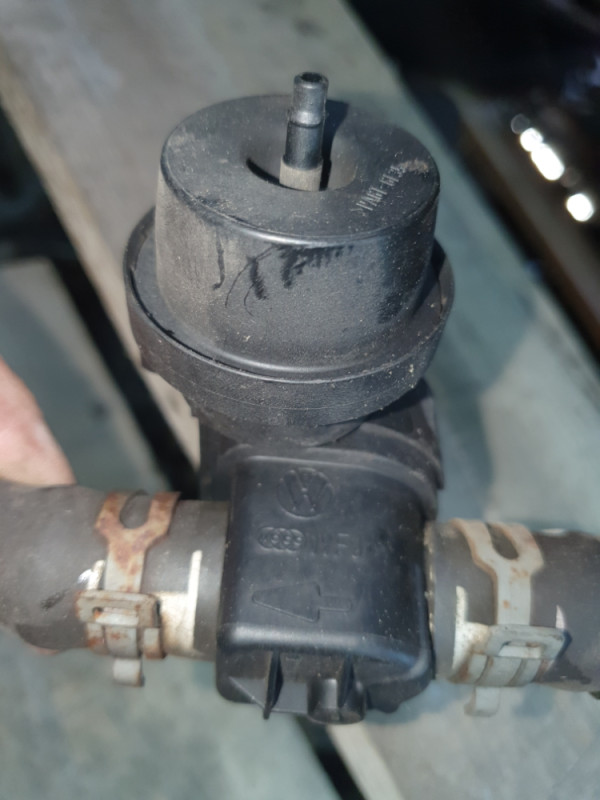Vakum ventil VW AUDI A4 A5 1.8 TFSI 1J0819809