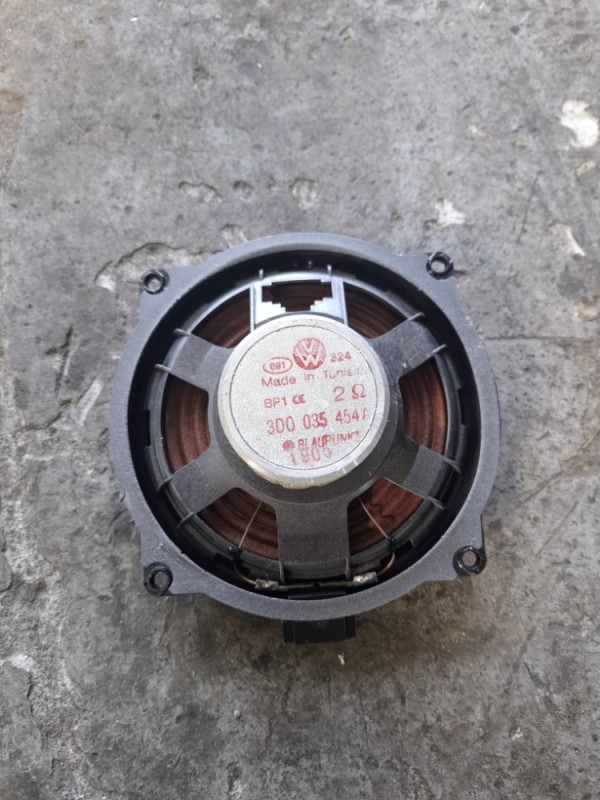 ZVUCNIK ZADNJI LIJEVI VW PHEATON 3D0035454A