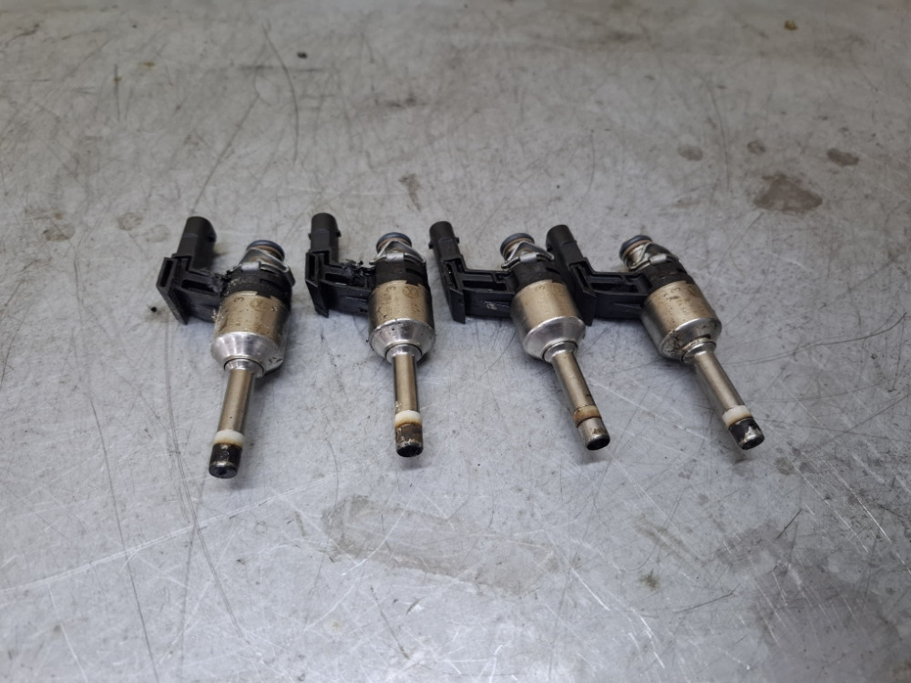 DIZNA DIZNE VW CADDY 2012 1.2 TSI 03F906036B