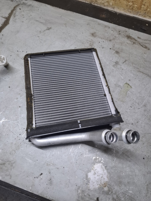 MALI HLADNJAK KABINE VW PASSAT B6 B7 TIGUAN 3C0819031