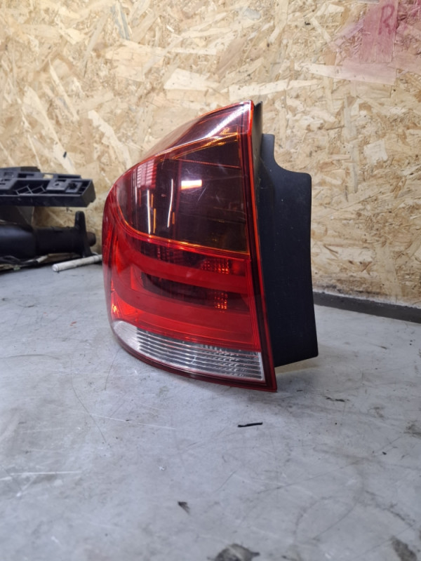 STOPKA STOP SVJETLO VANJSKO LIJEVO BMW X1 E84 2992477